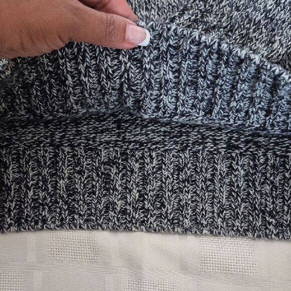 H&M L.O.G.G. Black and White Knit Sweater - Picture 16 of 16